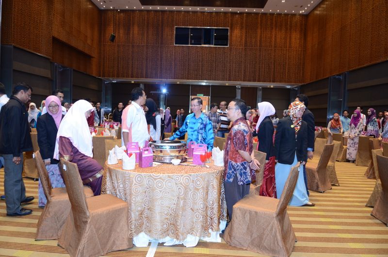 Hi tea alumni  14  075
